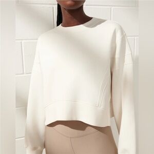 Abercrombie YPB Neoknit Mini Crew Cloud Cropped Sweatshirt Women’s Medium